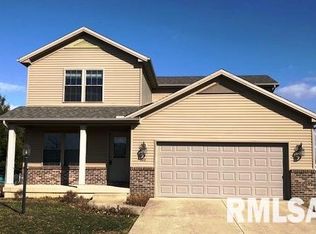 200 Sandyshores Dr, Chillicothe, IL 61523