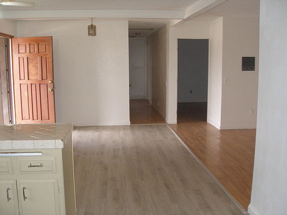 3rd image of 13790 Arrowhead Dr