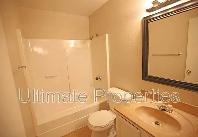 6755 W Montebello Ave — Photo 10