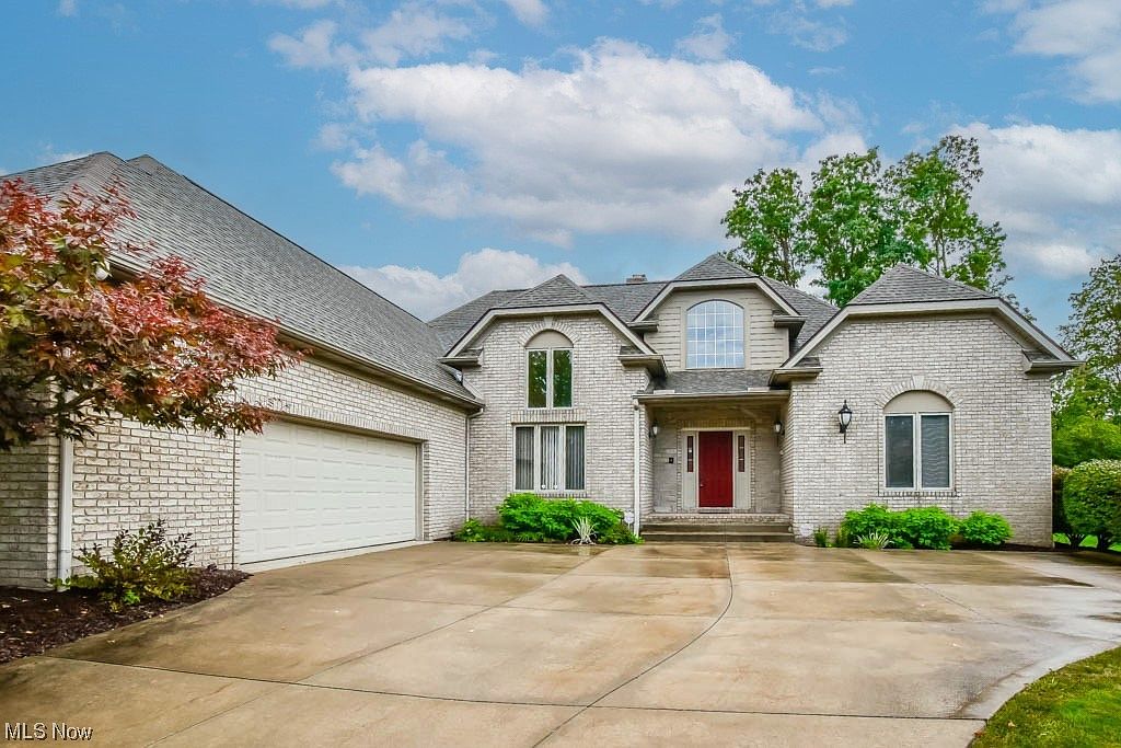 6459 Dunwoody Cir NW