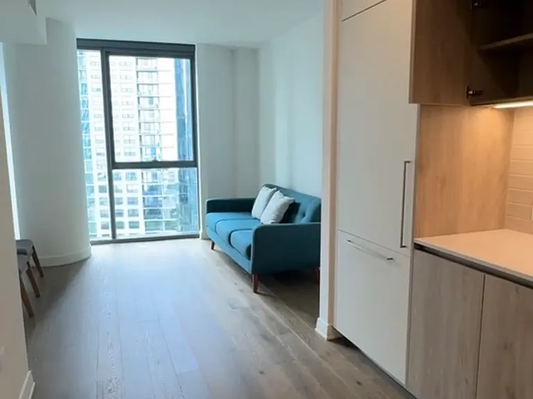 211 N Harbor Dr #1005 — Photo 2