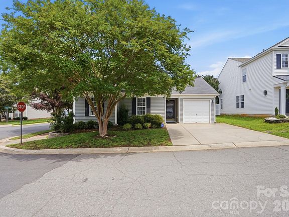 3rd image of 4225 Hogan Ln