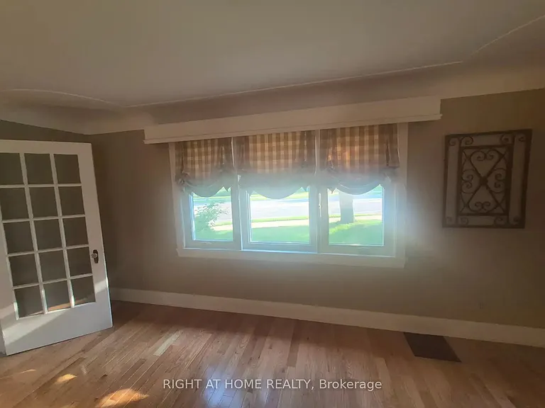 755 Maple Ave — Photo 9