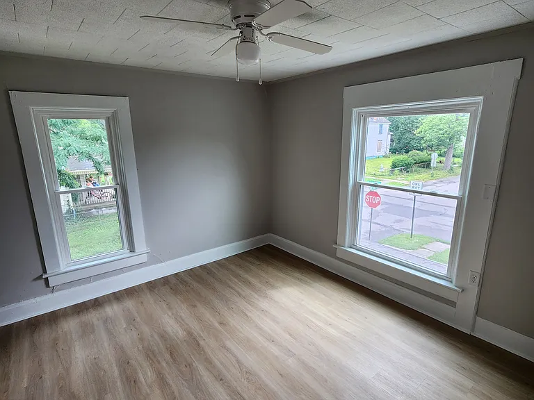 147 Wallace St — Photo 2