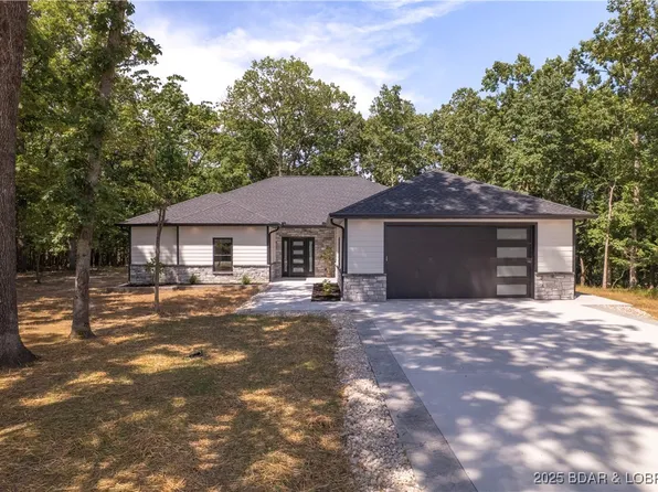582 Grand Point Blvd, Sunrise Beach, MO 65079