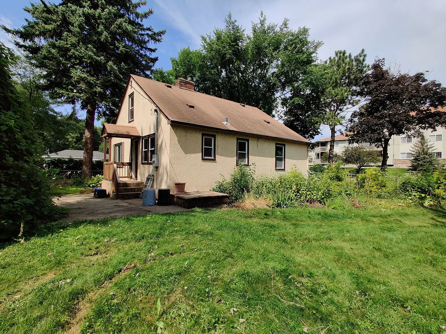 Spacious Home With An Incredible Yard! — Photo 4