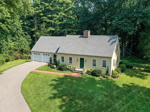 35 Haven St, Dover, MA 02030