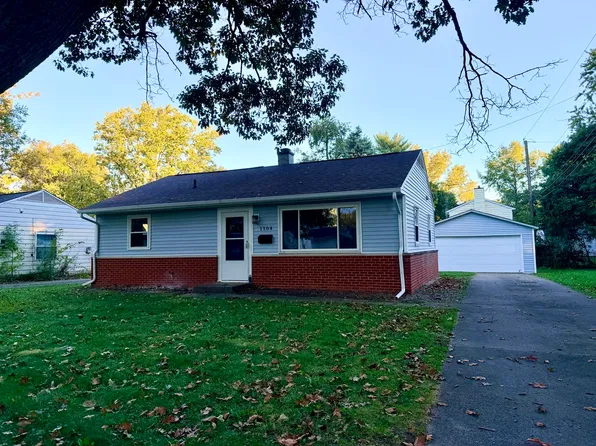 1104 E Delaware Ave, Urbana, IL 61801