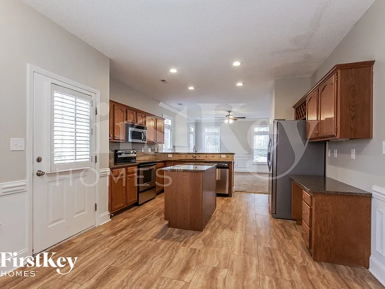 2601 Kirkholm Dr — Photo 6