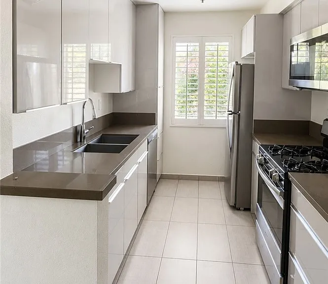 5255 Bellingham Ave — Photo 4