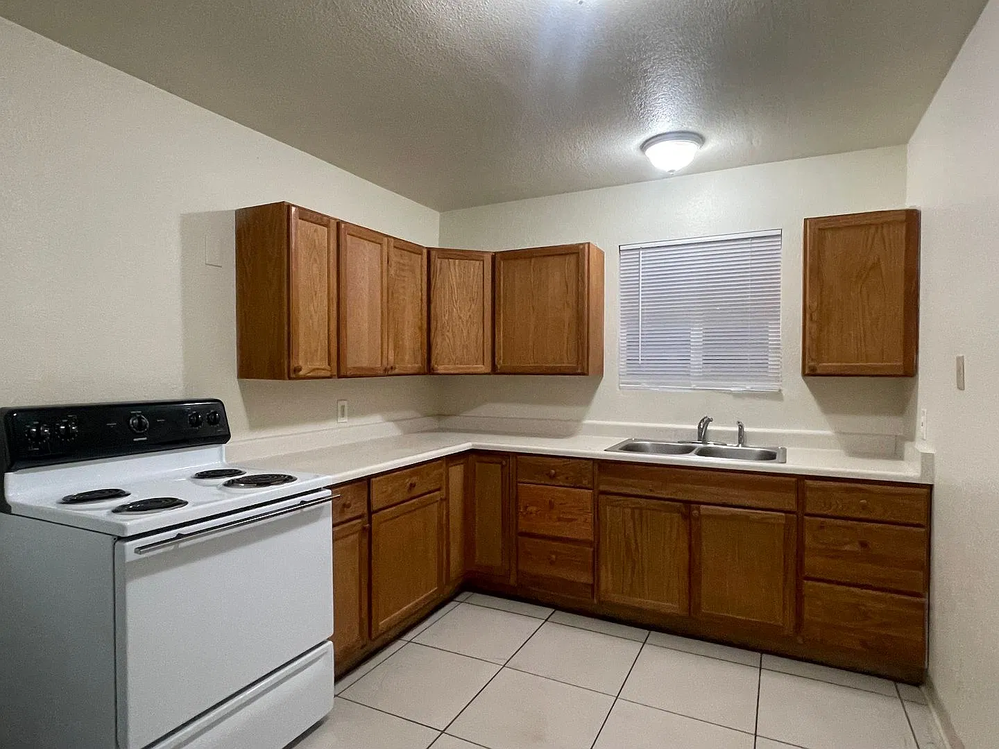 1565 Olive Ave — Photo 3