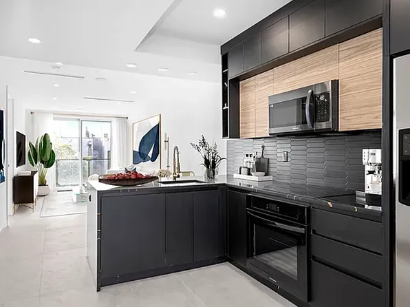 19 Hausman Street image 1 of 11