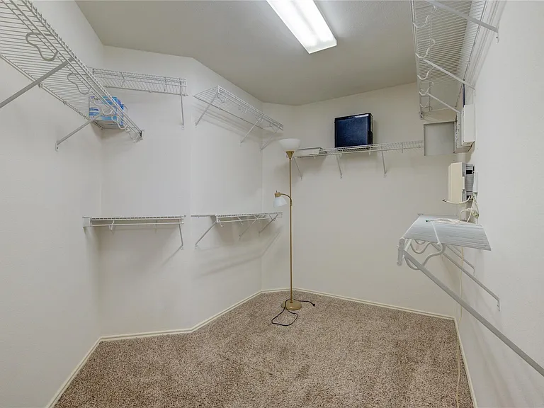 14027 Coveney Dr — Photo 34