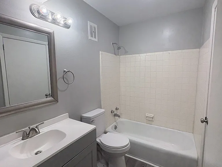 407 N College St #A3 — Photo 7