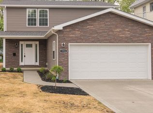 1916 Robindale St, Wickliffe, OH 44092