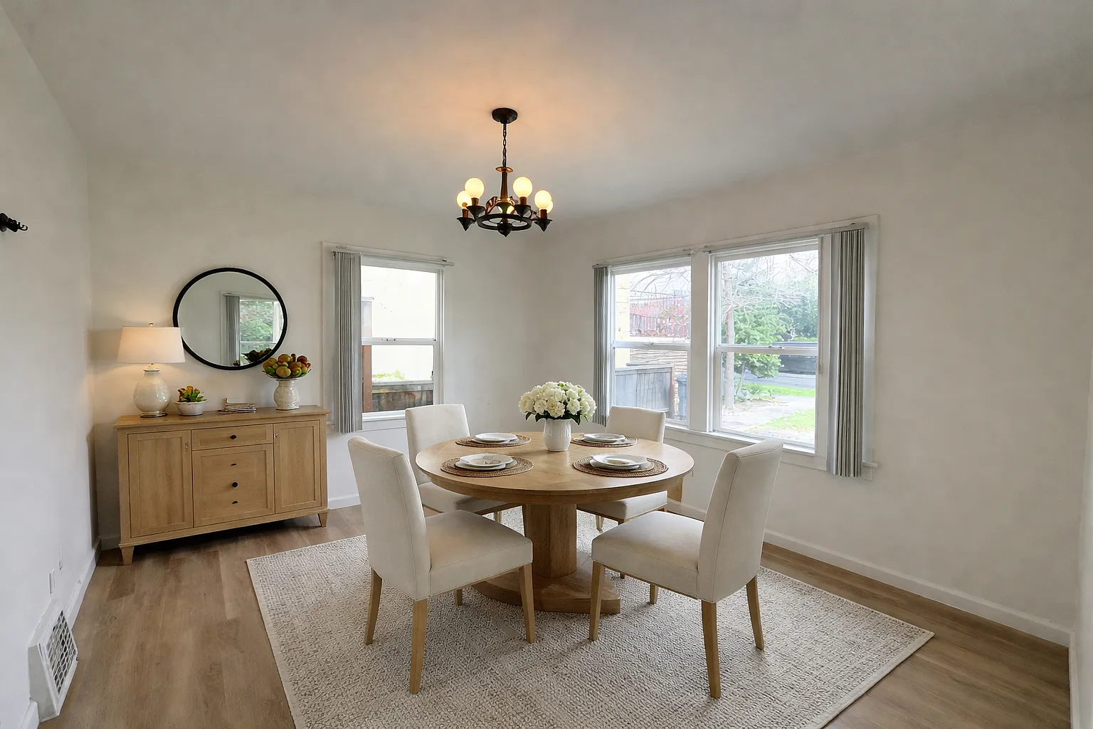 3 bed, 1230 sqft, $2,400 — Photo 3
