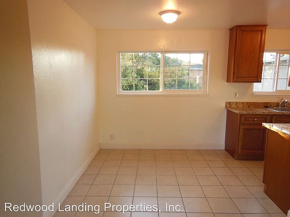 5th image of 619 Stambaugh St APT 4