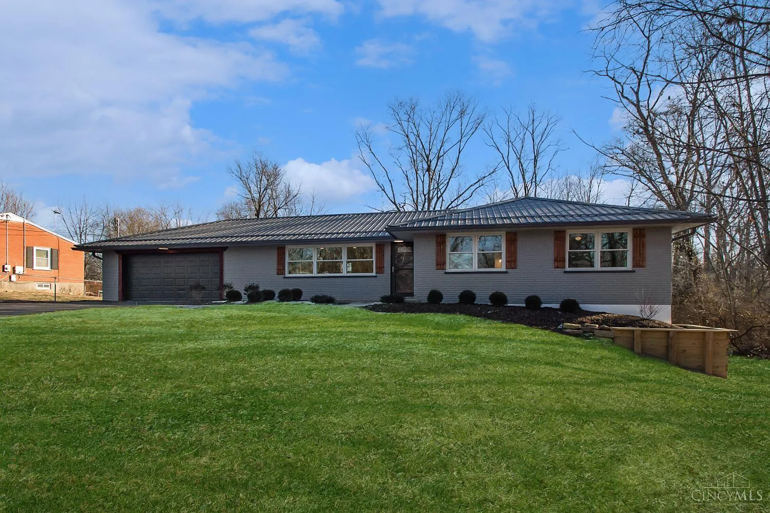 5588 Kay Dr photo 1