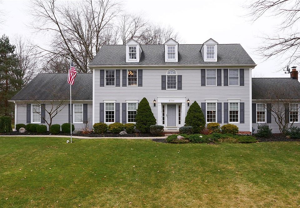 1st image of 6744 Pinebrooke Dr
