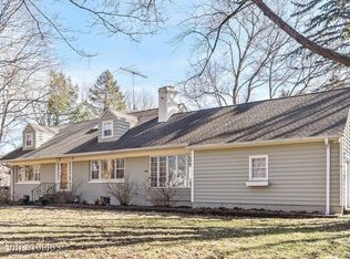 5N187 Elm Rd, Wayne, IL 60184