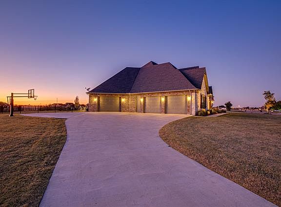 3rd image of 1530 Bell Haven Ct
