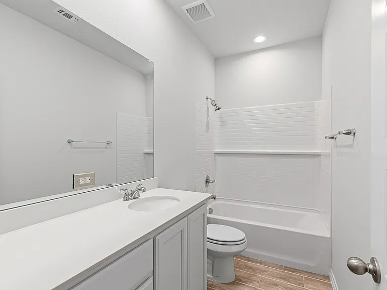 4807 Avion Dr — Photo 13