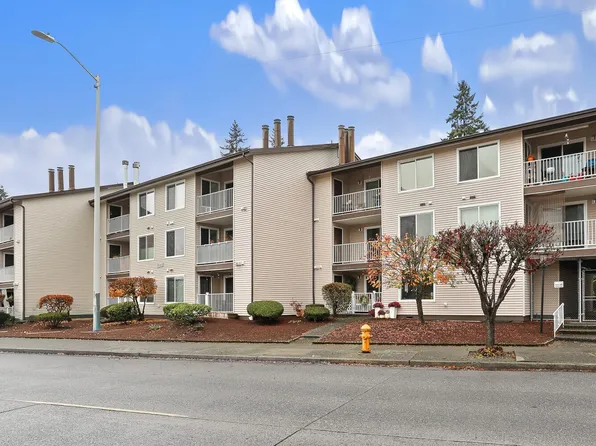 9020 25th Avenue SW #201, Seattle, WA 98106