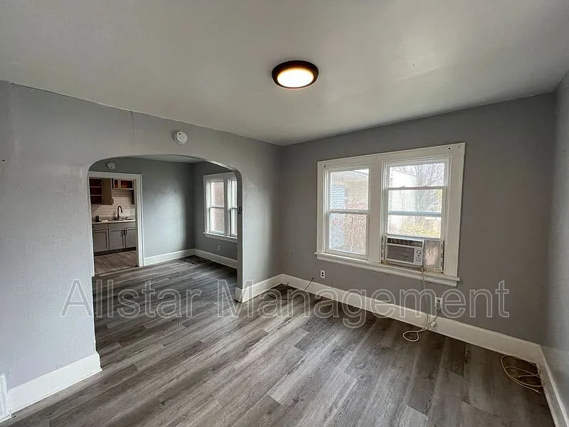 Building Photo - 539 E Cuyahoga Falls Ave #1