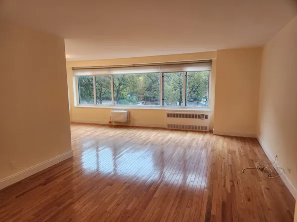 392 Central Park West image 1 of 17