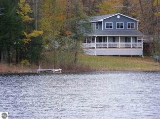 19038 Sunset Ln, Tustin, MI 49688