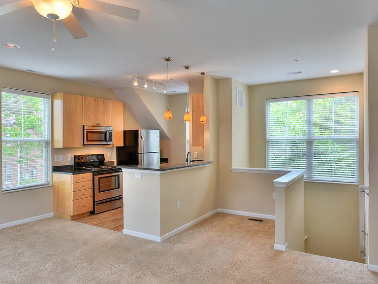 Grandview Village Apartments — Photo 8