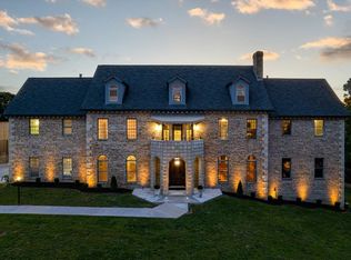 551 N Crest Ct, Chattanooga, TN 37404