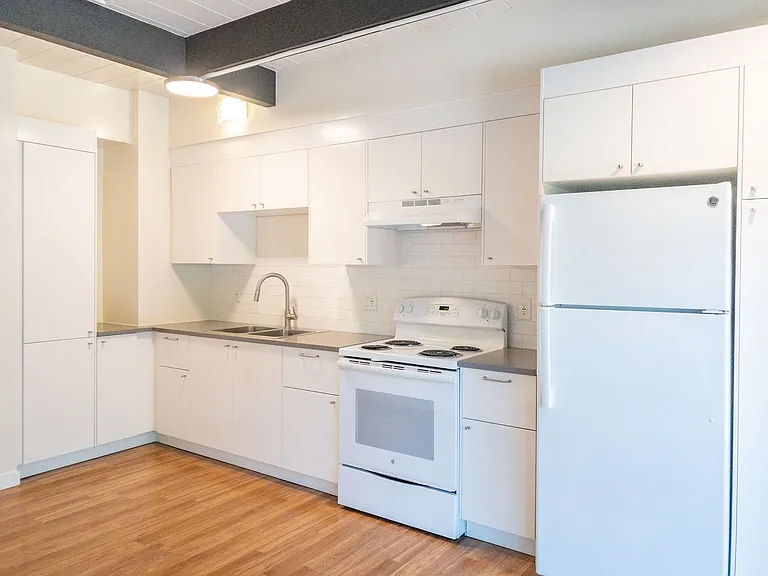 360 Jean St #5 — Photo 2