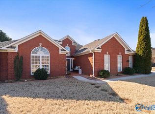 188 Hunters Cove Rd, Huntsville, AL 35806