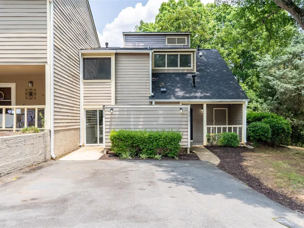 3215 Windbluff Dr, Charlotte, NC 28277