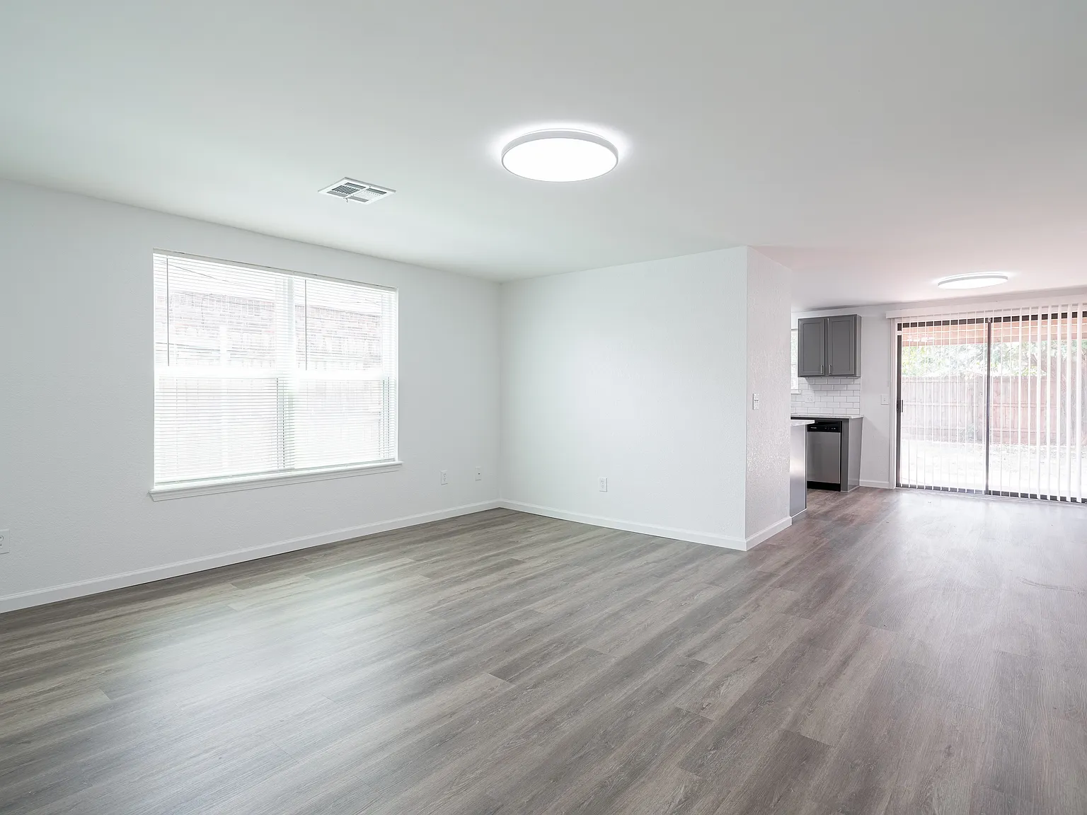 2 bed, 960 sqft, $1,175 — Photo 4