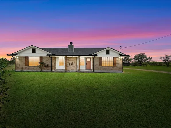 9903 County Road 171, Liverpool, TX 77577