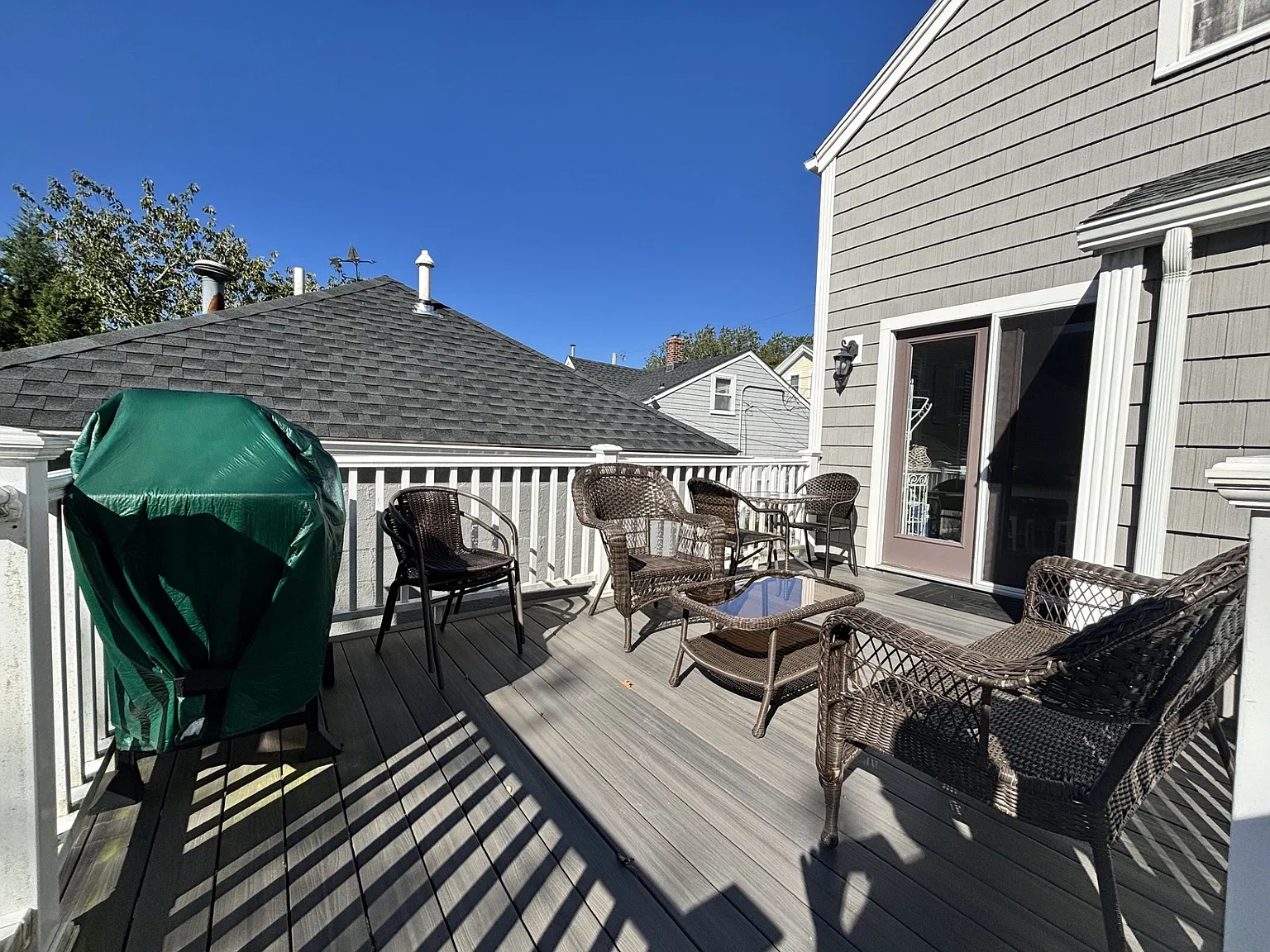 3 bed, 1128 sqft, $3,200 — Photo 3