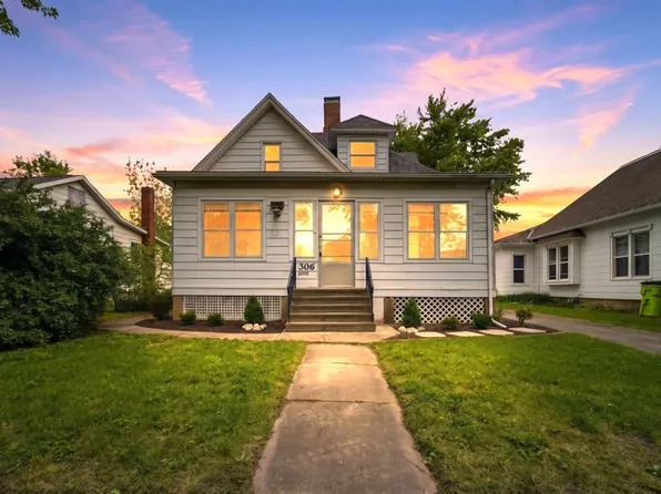 306 E Oak St, Fairbury, IL 61739