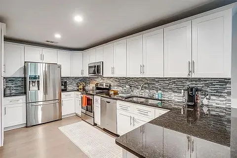 2921 Ryan Ave — Photo 5