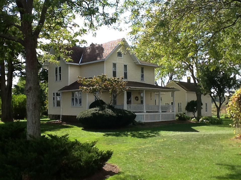 Executive Country Home!