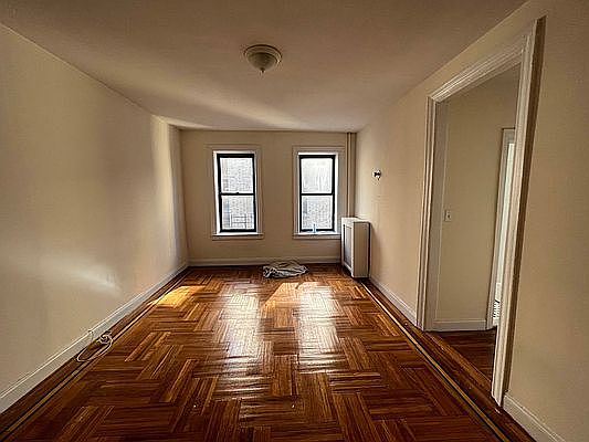 4th image of 50 Seaman Ave #4G