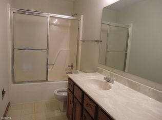 13 Holloway Dr, Collinsville, IL