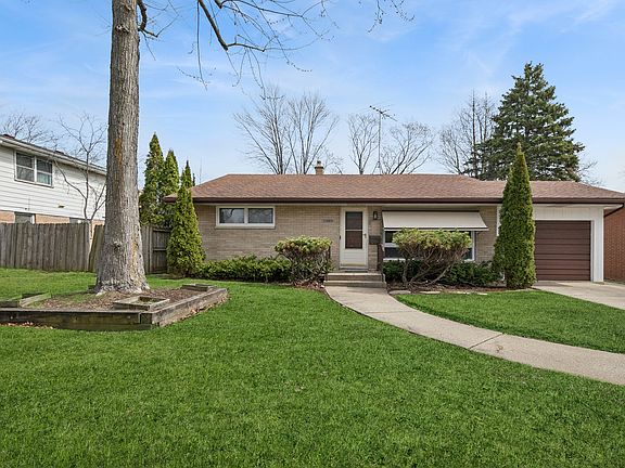 2nd image of 535 N McAree Rd