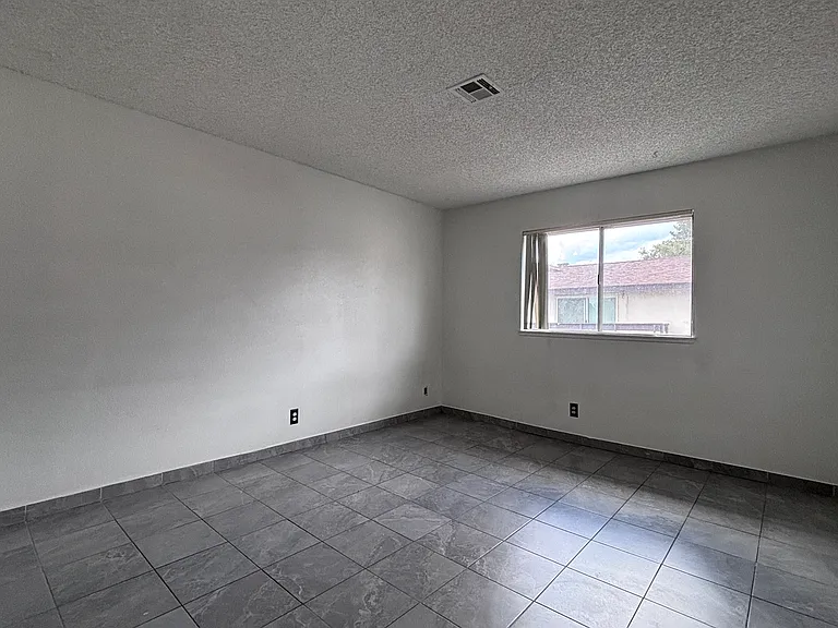 2340 Canfield Dr #D — Photo 10