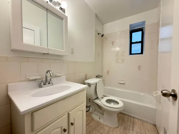 919 Park Place image 6 of 12