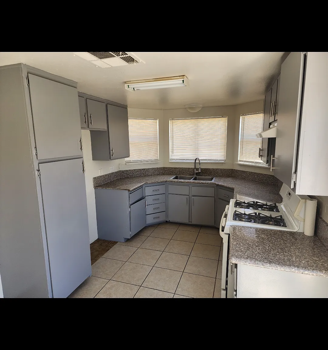 4 bed, 1118 sqft, $2,000 — Photo 1