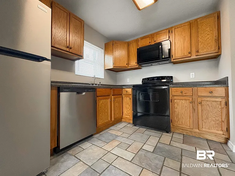 5652 Dee St #A — Photo 11