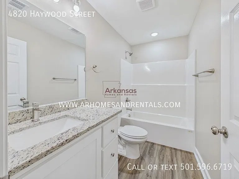 4820 Haywood St — Photo 6