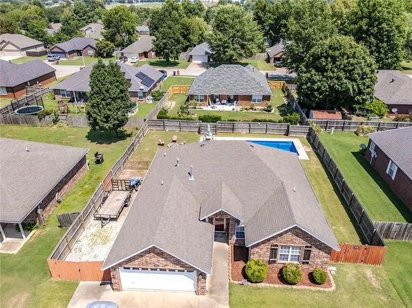 602 Grant Ave, Prairie Grove, AR 72753